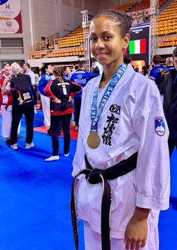 Gaja Strauss karateistka